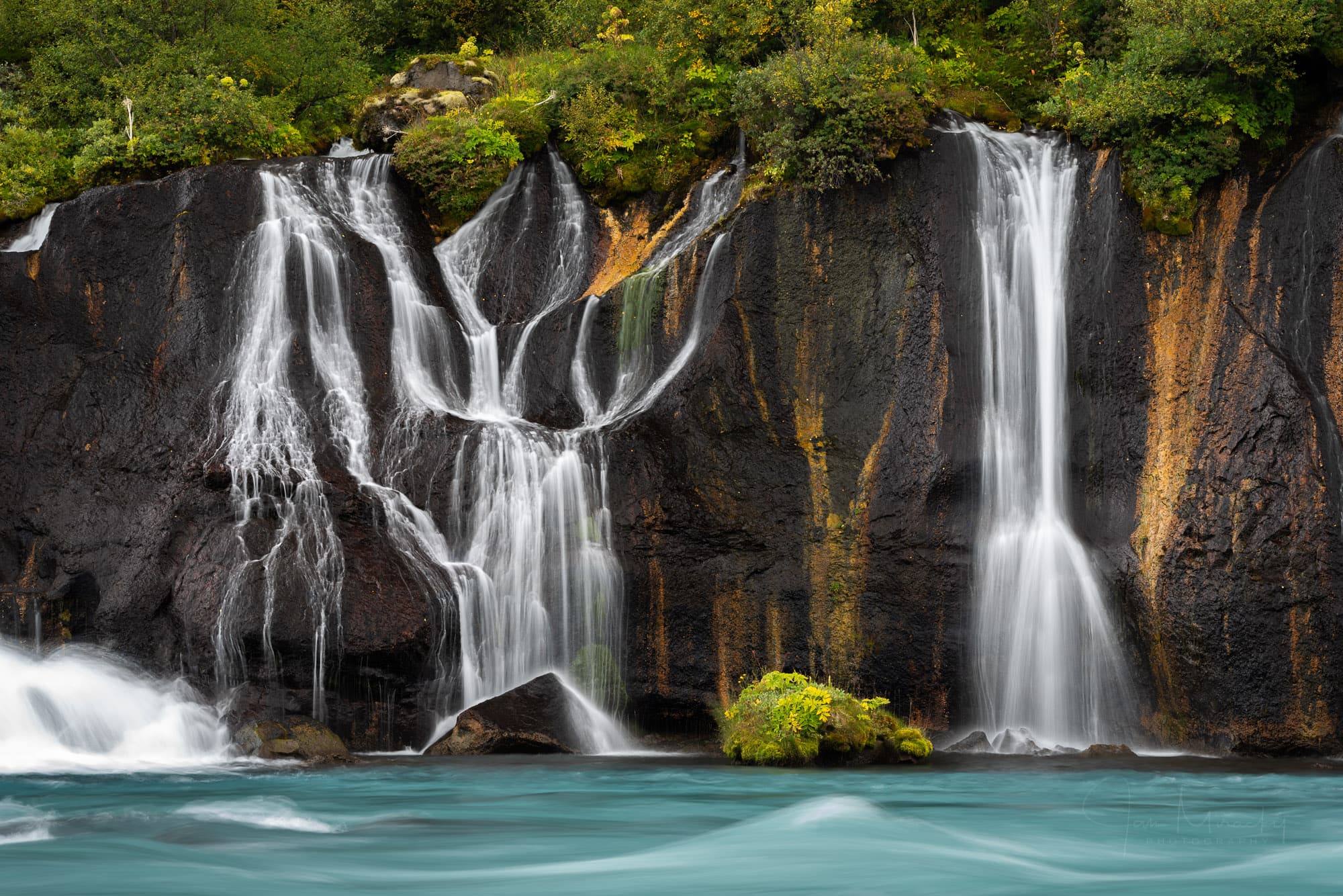 Barnafoss, Hraunfossar waterfall